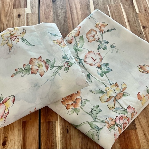 Pequot Vintage Floral King Sheet Set Flat Sheet, Fitted Sheet - Picture 2 of 6